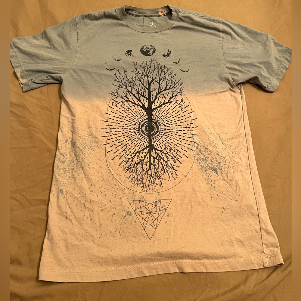 Hippie ombre shirt with print of moons on the front